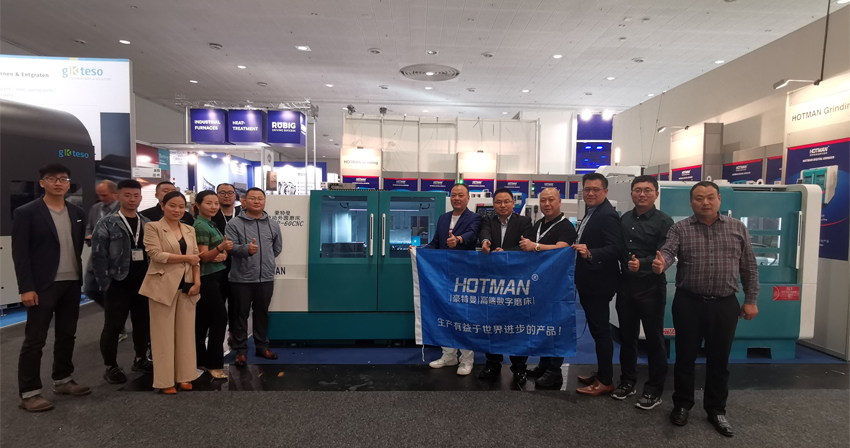 豪特曼磨床公司EMO汉诺威展会留影合照 